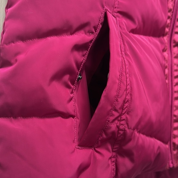LANDS END Down Vest Raspberry Sz XLarge - Picture 3 of 7
